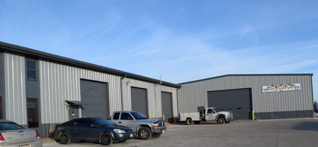 Tommy-House-Tire-1024x474